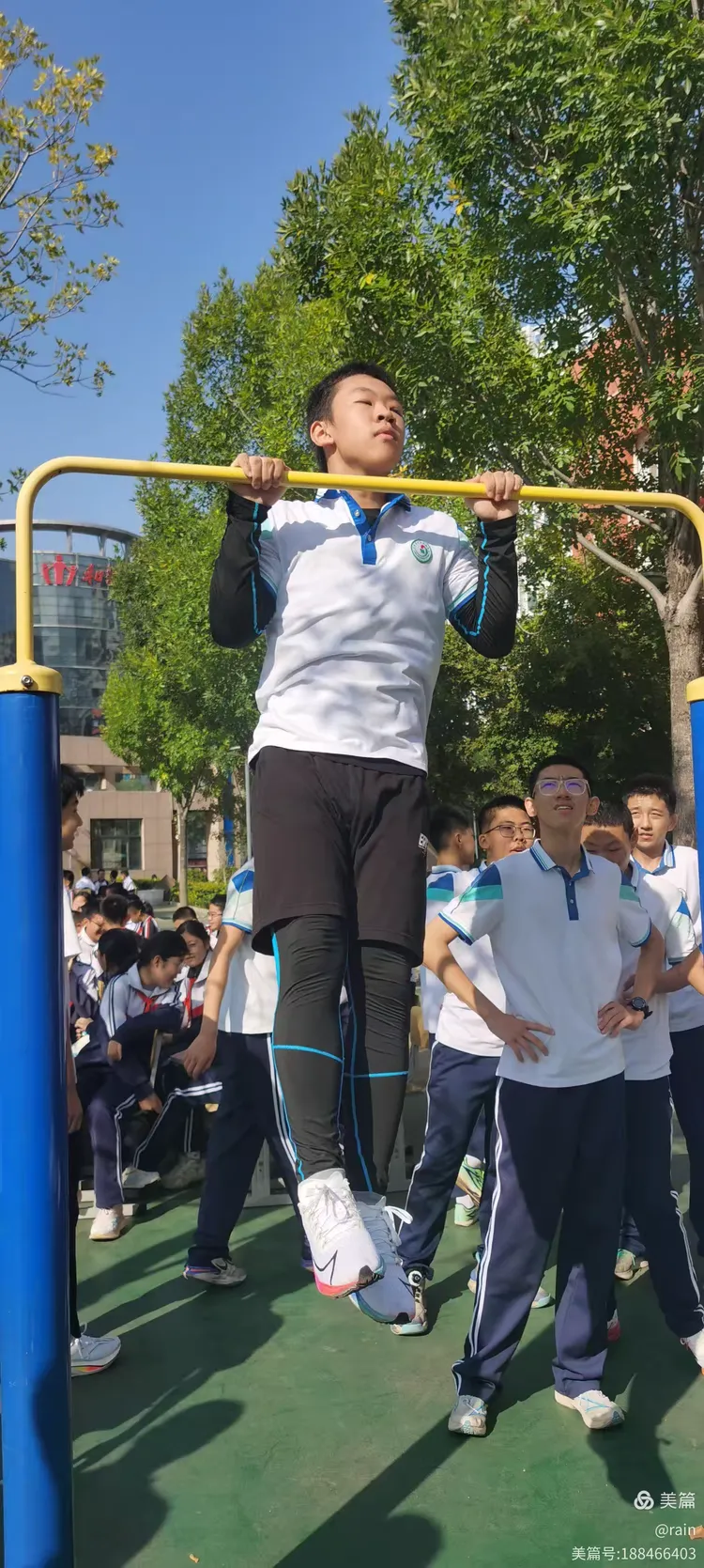 参赛选手体现拼搏精神,震撼全场 参赛选手体现拼搏精神,震撼全场