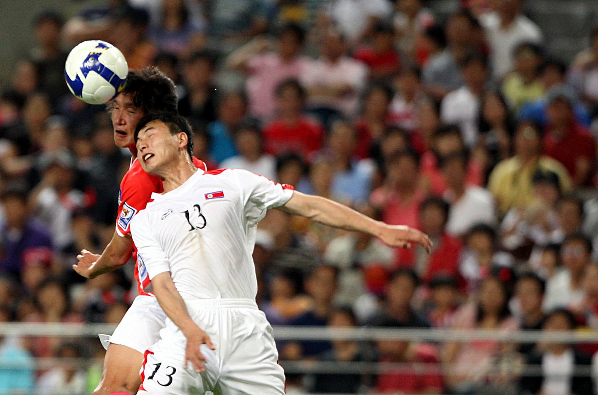 关于国际足球赛场，中国队展现实力获赞的信息